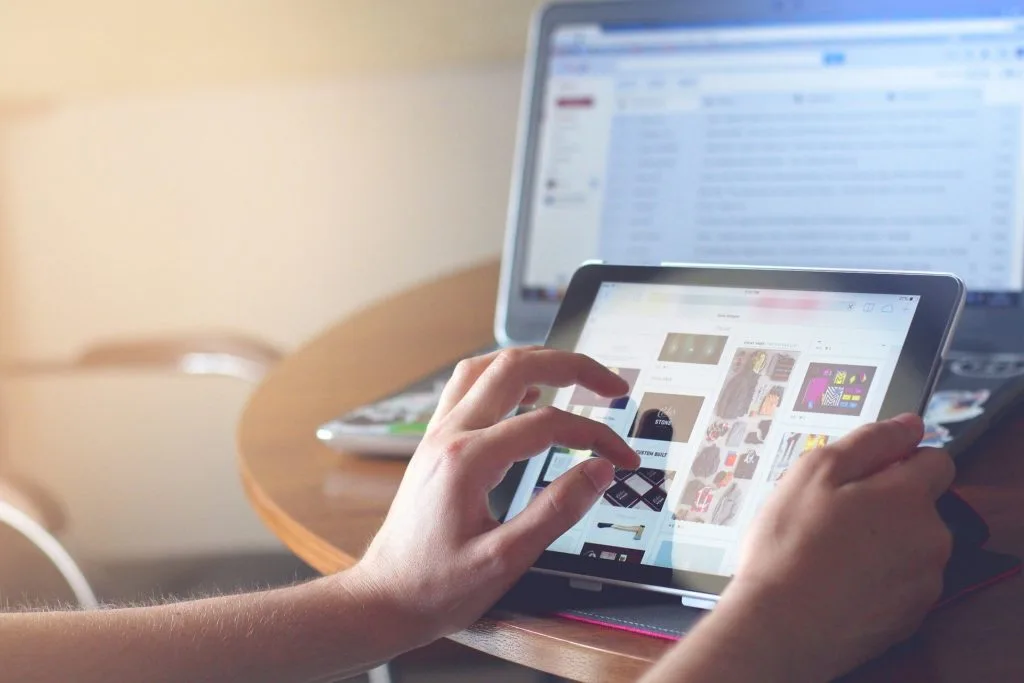 como referenciar contenido de Internet con IEEE